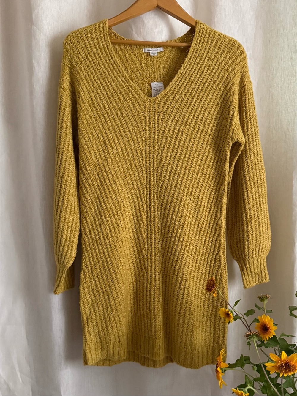 NWT American Eagle Chunky Knit Sweater S Aspen Gold V Neck Cottagecore